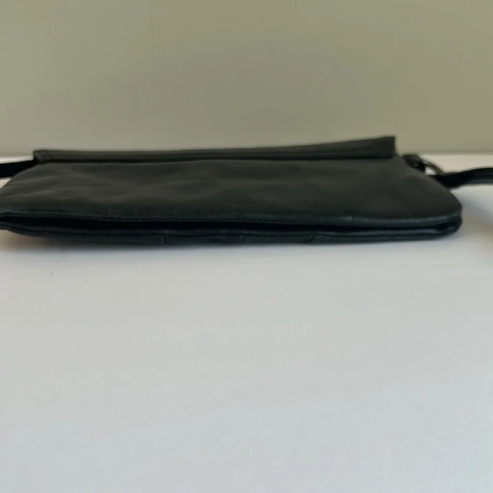 Kenneth Cole Reaction Clutch Wristlet in Black